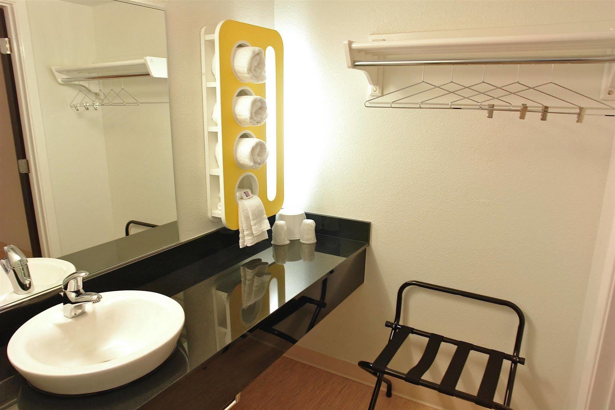 Park Inn By Radisson, Santa Rosa South Екстер'єр фото