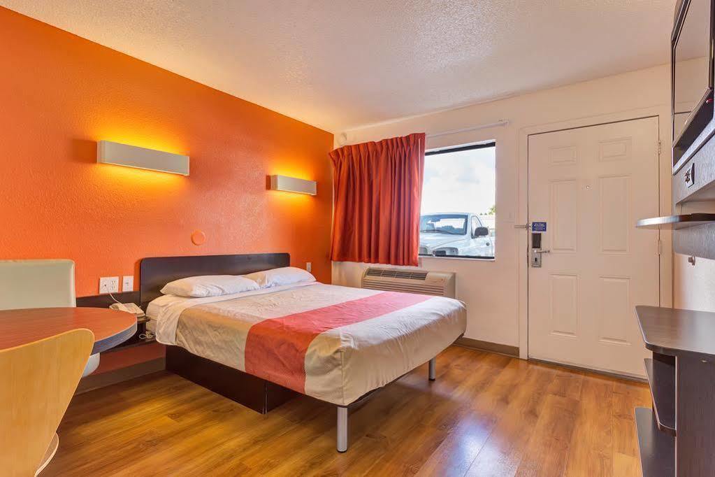 Park Inn By Radisson, Santa Rosa South Екстер'єр фото